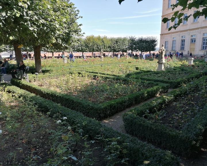 Cafe im Rosengarten